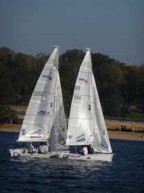 ...Aber der Däne luvt. Er darf nur bis in den Wind, ich versuche den Abstand und die Postion zu halten und will nicht wegwenden... © Matthias Grothues-Spork/BYC