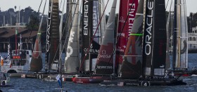 Noch zwei Sekunden bis zum Start...Enge Positionskämpfe beim AC45 Start in San Diego. © Gilles Martin-Raget