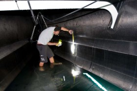 Jede Menge Mittelmeer ist durch den Riss ins Vorschiff eingetreten. © Andres Soriano/Team Sanya/Volvo Ocean Race