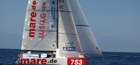 Jörg Riechers quert mit "mare.de" die Mini-Transat-Ziellinie vor Bahia auf Platz sechs und wird insgesamt fünfter. © - Pierrick Garenne / GPO