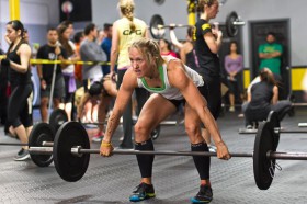 Die Frau hat Bums. Anna Tunnicliffe an der Hantel bei einem Cross Fit-Wettkampf. Die Frau hat Bums. Anna Tunnicliffe an der Hantel bei einem Cross Fit-Wettkampf.