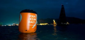 Abu Dhabi treibt auf Platz fünf über die Ziellinie vor Sanya. Für mehr reichte der Speed nicht aus. © PAUL TODD/Volvo Ocean Race