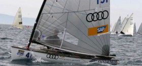 Matthias Miller segelt sich bei der Finn Dinghy Europameisterschaft in WM-Form. © Marina Prinzivalli