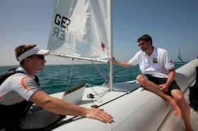 Das Training mit britischem Coach ist auch für den Zittlau ein guter Einstieg in die Saison. © Oman Sail