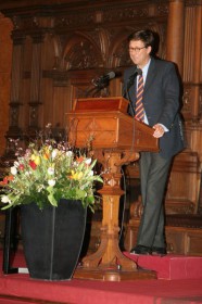 German Offshore Award Gewinner Christopher Opielok lässt im Hamburger Rathaus eine erfolgreiche Saison Revue passieren. © Klaus Schmidt