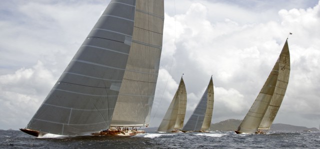 Vier J-Class 2012 vor St. Barth.
