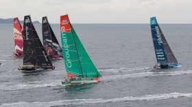 Telefonica macht Eundruck mit einem fulminanten Start zur sechsten Etappe. © Ian Roman/Volvo Ocean Race