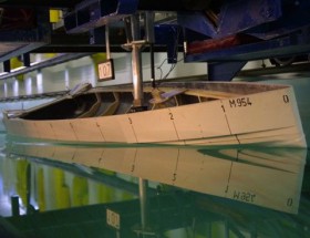 Im Schlepptank kann das Verhalten von Modellen im Wellengang probiert und hochgerechnet werden. © Wolfson Unit