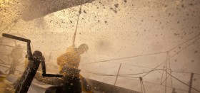 Abu Dhabi wird in den Tropensturm Alberto gezogen. © Nick Dana/Abu Dhabi Ocean Racing/Volvo Ocean Race
