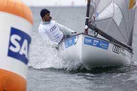 Der beste deutsche Finnsegler hängt sich auch nach verpasster Olympiaqualifikation voll rein und liegt auf Ragn fünf. © Kieler Woche/okpres