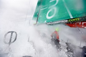 Groupama im Vollwaschgang. Der Sieg scheint gesichert. © Yann Riou/Groupama Sailing Team/Volvo Ocean Race