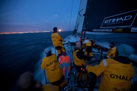 Die letzten Meilen vor Lissabon werden für Abu Dhabi zum Flautendrama. © Nick Dana/Abu Dhabi Ocean Racing/Volvo Ocean Race