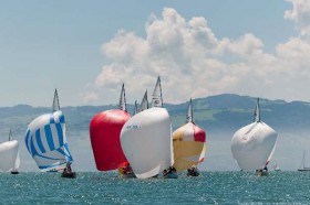 Die "Einheits-Schären" am Bodensee sind mit riesigen Spinnakern ausgerüstet. © Internationale Vereinigung der 30 qm Schärenkreuzerklasse