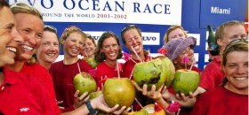 Das Frauenteam von "Amer Sports Too" war das letzte beim Volvo Ocean Race. 2014 wird die Tradition fortgesetzt. © VOR Das Frauenteam von "Amer Sports Too" war das letzte beim Volvo Ocean Race. 2014 wird die Tradition fortgesetzt. © VOR