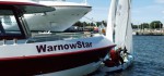 Die "WarnowStar" erwischt im Rostocker Hafen einen Segelkutter. © priv