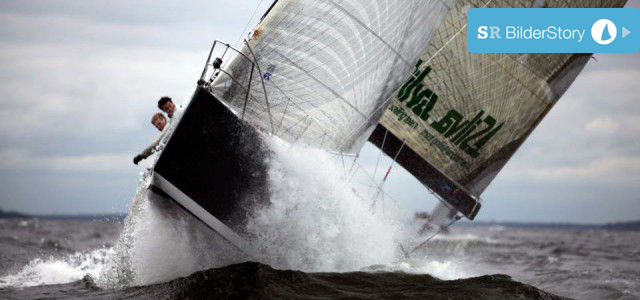 `Silva Hispaniola´ kämpft sich durch die Welle vor Helsinki. © Max Ranchi