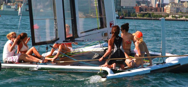 Frauen Ausflug am Labour Day auf dem Little America's Cup Siegerboot. © Team Canaan