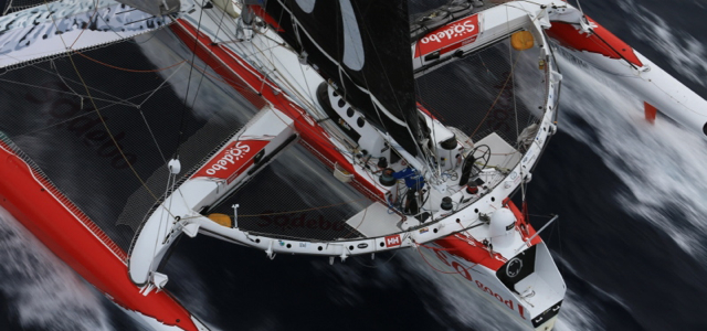 Neuer Trans-Mittelmeer-Rekord: 1 Tag:1 h:36 min durch Thomas Coville auf sodebo © Christophe Launay
