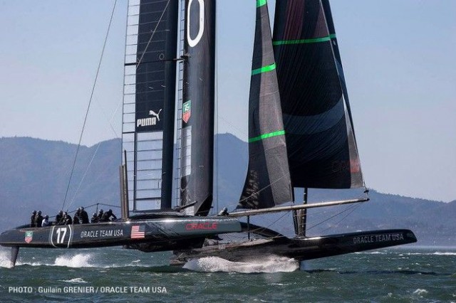 Wie kontrolliert ist das Flugverhalten der Amis? Beobachter sahen keine langen Flugphasen. © Guilain Grenier / Oracle Team USA Wie kontrolliert ist das Flugverhalten der Amis? Beobachter sahen keine langen Flugphasen. © Guilain Grenier / Oracle Team USA
