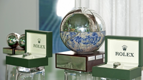 ISAF-Weltsegler-Trophäe: Begehrte Kugel und begehrte Uhr © rolex