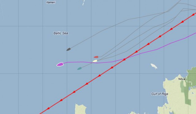 Als das Team Europe (pink) aus dem Süden hochkommt, scheint es sich sicher vor den Holländern platzieren zu können... Als das Team Europe (pink) aus dem Süden hochkommt, scheint es sich sicher vor den Holländern platzieren zu können...