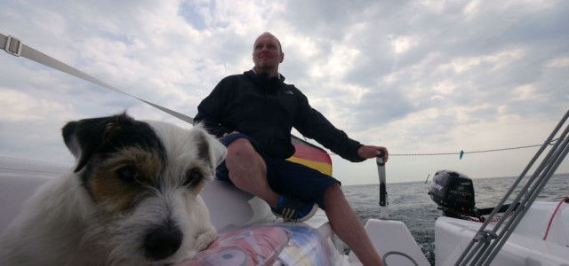 Segeln mit Hund. Schlechte Seemannschaft? © Digger Hamburg