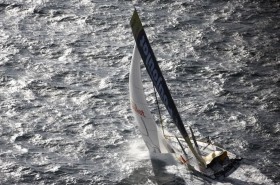 Bernhard Stamm zeigt mit seiner kraftvollen "Cheminées Poujoulat" Schwächen vor dem Wind. © Martinez Bernhard Stamm zeigt mit seiner kraftvollen "Cheminées Poujoulat" Schwächen vor dem Wind. © Martinez