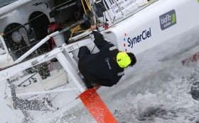 So wird Jean Le Cam auch im Southern Ocean seinen Kiel inspiziert haben. © © Vincent Curutchet / Dark Frame / DPPI So wird Jean Le Cam auch im Southern Ocean seinen Kiel inspiziert haben. © © Vincent Curutchet / Dark Frame / DPPI