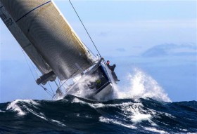 Peter Harburgs Reichel Pugh 66 "Black Jack" vor Tasmanien