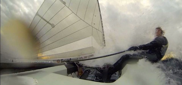 Lennart Luttkus auf seinem Finn Dinghy