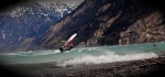 Urnersee: Schweizer Windsurfer springen im brutalen Föhnsturm