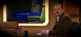 Stefan Raab amüsiert sich bei TV Total über eine Segel-Frage beim Pilawa Quiz.