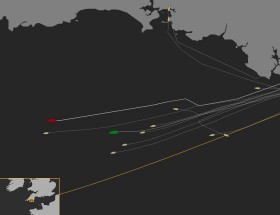 Zwei Spitzenboote sind in der Nacht unter die britische Küste abgedreht. Riechers (rot) und Blumencron (grün) lagen exzellent im Rennen. Riechers (rot) und Blumencron (grün) lagen exzellent im Rennen.