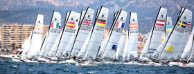 34 Nacra 17 waren vor Palma am Start. Die Deutschen konnten vorne noch nicht mithalten. © MartinezStudio SofiaMapfre Narca 17 Start