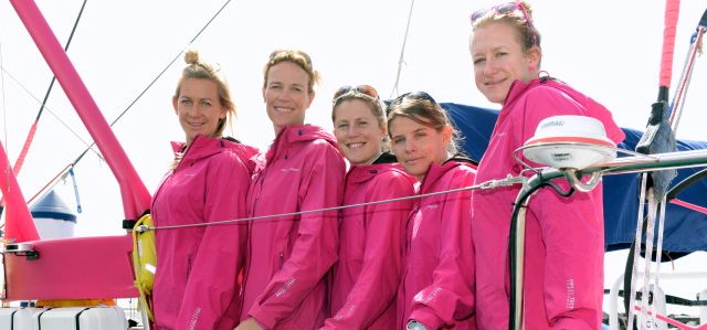 Die ersten fünf nominierten Frauen beim SCA Team: v.l. Sophie Cizcek (AUS), Carolijn Brouwer (NED), Sam Davies (GBR), Liz Wardley (AUS) and Annie Lush (GBR). © Team SCA