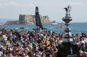 Mehr als eine Millionen Zuschauer zählten die Veranstalter der America's Cup World Series in Neapel. © Gilles Martin Raget/ACEA America's Cup World Series in Neapel.