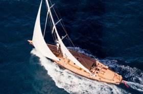"Pumula" die Superyacht des Jahres 2013. © Cory Silken "Pumula" die Superyacht des Jahres 2013