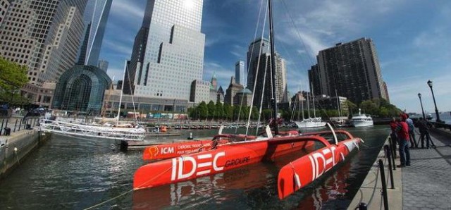 Der 30 Meter Trimaran "IDEC"