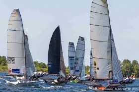 Dutch Skiff Grand Prix 2013 - die 18ft Skiff Flotte kurz nach dem Start, das deutsche Magic Marin Team um Norbert Peter in Luv © Thom Goossens