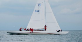 Das erste Reff wird bei dem ranken, noch näher kennenzulernenden Schiff rasch eingebunden © Gun Syndikat