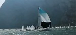 Video: Melges 32 rasen durch Opti-Pre-WM-Regattafeld auf dem Gardasee