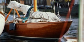 Das von Johan Anker entworfene, 1934 am Zürichsee gebaute Boot anläßlich der Max Oertz Regatta in Neustadt © Britta Rosehr