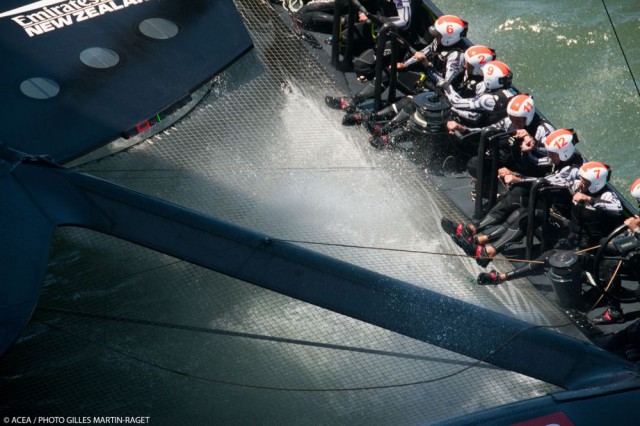 Team New Zealand erreicht beim zweiten "Rennen" ohne Gegner 43,26 Knoten. © Gilles Martin Raget/ACEA Team New Zealand