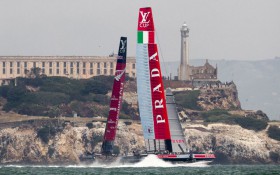 Luna Rossa erreicht vor dem Wind mit 32.08 zu 32.21 annähernd den gleichen Durchschnitt Speed wie Team New Zealand. © Luna Rossa Luna Rossa Team New Zealand