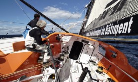 Vincent Riou und Jean Le Cam müssen ihre Führung durch einen Boxenstopp auf den Kapverden abgeben. © Riou incent Riou, Jean Le Cam