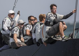 Öl-Händler Chris Bake (l.) steuerte sein Aqua Team zum Sieg der RC44 Gesamtwertung 2013. © Nico Martinez RC44, Aqua