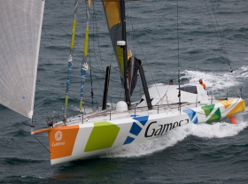 Die neuen IMOCA – hier Golding auf seinem VG-Modell – werden in der Bugsektion mit mehr Auftrieb aufgepeppt. Und nun soll der Wavepiercer in die Wellen tauchen? © VG SpeedDream, Hochsee, 100-Fuß-Prototyp