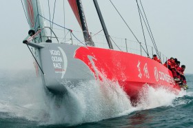 Der neue 65 Fußer am Wind. Alle Teams nutzen Yachten aus der selben Form. © Victor Fraile / Volvo Ocean Race Dongfeng