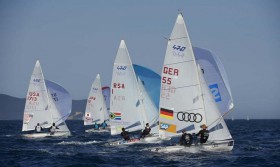 Wagner/Baldewein haben sich vorerst aus den Top Ten gesegelt. © Yvan Zedda / ISAF Sailing World Cup Hyeres 470 Men Wagner Baldewein