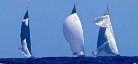 Zu viel Power. Zwei J-Class zerreißen fast gleichzeitig ihre Blasen. © Jesús Renedo Consell Insular de Menorca J Class